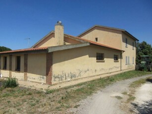 Casa Bi - Trifamiliare in Vendita a Montalto di Castro