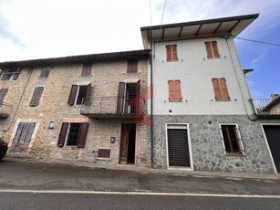 Casa Bi - Trifamiliare in Vendita a Neviano degli Arduini Campora