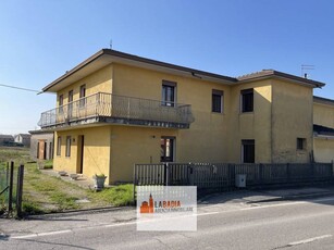 Casa Bi - Trifamiliare in Vendita a Piacenza d'Adige Piacenza d 'Adige