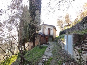 Casa Bi - Trifamiliare in Vendita a Rapallo San Quirico d 'Assereto