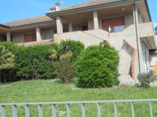 Casa Bi - Trifamiliare in Vendita a Riva del Po