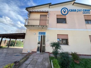 Casa Bi - Trifamiliare in Vendita a Rovigo Grignano Polesine