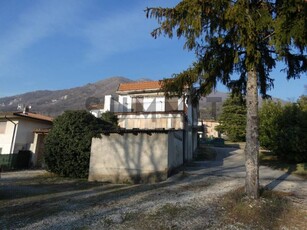 Casa Bi - Trifamiliare in Vendita a Santorso Santorso - Centro