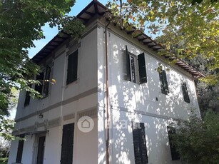Casa Bi/Trifamiliare in Vendita in Strada Statale 12 12 a San Giuliano Terme