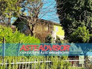 Casa Bi/Trifamiliare in Vendita in Via Cignaroli 13 a Castelnuovo del Garda