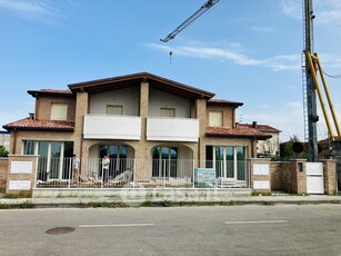 Casa Bi/Trifamiliare in Vendita in Via Firenze a Collecchio