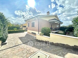 Casa Bi/Trifamiliare in Vendita in Via Fosso Dell'Osa a Roma