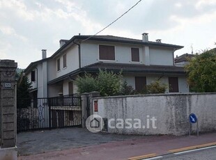 Casa Bi/Trifamiliare in Vendita in Via Trento 57 a Arzignano