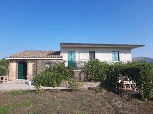 CASA INDIPENDENTE A PIEDIMONTE ETNEO