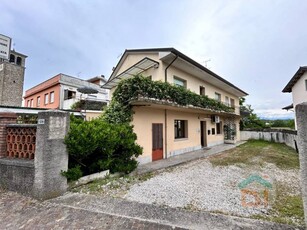 Casa indipendente in Vendita a San Giovanni al Natisone San Giovanni al Natisone