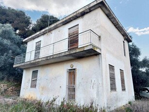 Casa indipendente in Vendita a San Lorenzo al Mare