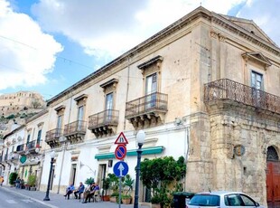 Casa indipendente in Vendita a Scicli Scicli - Centro