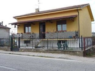 Casa indipendente in Vendita in Via Adige 21 a Ronco all'Adige