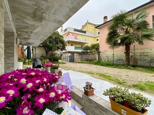 Casa indipendente in Vendita in Via Casermette 39 a Vicenza