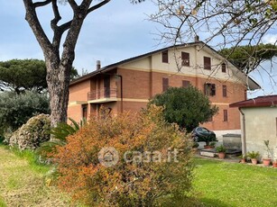Casa indipendente in Vendita in Via delle Cornacchiole 54 a Roma