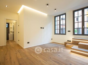 Casa indipendente in Vendita in Via Luigi Prinetti 36 a Milano