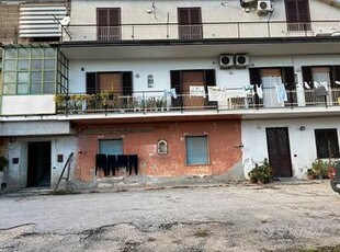 Casa semi indipendente su tre livelli