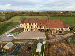 Cascina con Terreno San Giovanni Dei Govoni