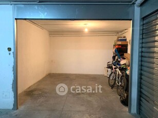 Garage/Posto auto in Vendita in Via Baldassarre Turi a Adelfia