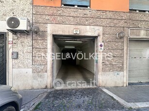 Garage/Posto auto in Vendita in Via Bonifacio VIII a Roma