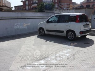 Garage/Posto auto in Vendita in Via Casilina 1836 a Roma