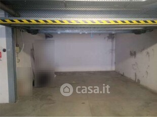 Garage/Posto auto in Vendita in Via Francesco Ferrucci a Prato