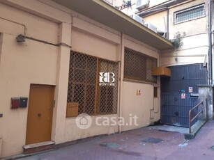 Garage/Posto auto in Vendita in Via Tuscolana a Roma