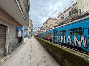 Magazzino - Deposito in Vendita a Pozzuoli Pozzuoli