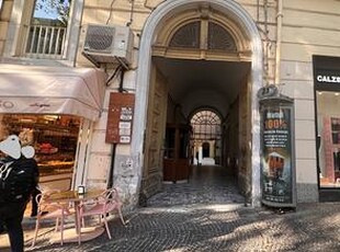 Napoli deposito via Scarlatti Vomero