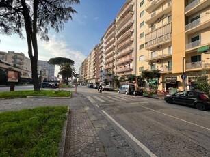 Negozio in Affitto a Napoli Fuorigrotta