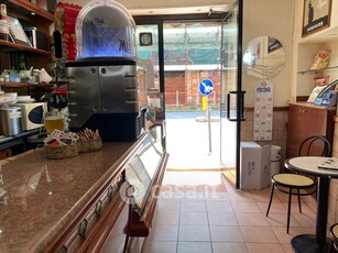 Negozio/Locale commerciale in Vendita in Via Molassana a Genova