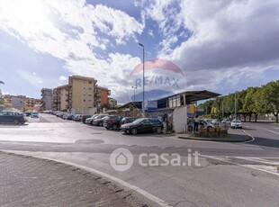 Negozio/Locale commerciale in Vendita in Via Renato Fucini 4 a Catania
