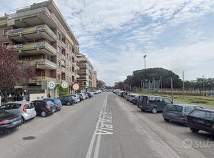 Ostia - bilocale - adiacente trenino