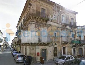 Palazzo in vendita a Militello In Val Di Catania