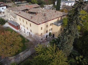 Palazzo - Stabile in Vendita a Avio Avio - Centro