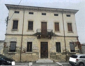 Palazzo - Stabile in Vendita a Erbè Erbè