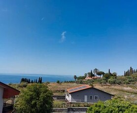 Panoramico appartavilla 130mq aci castello collina