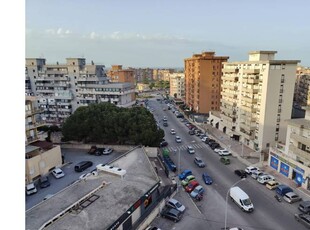 Quadrilocale in vendita a Palermo, Zona Oreto