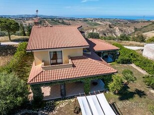 Roseto Collina Villa panoramica