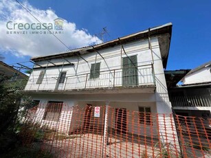 Rustico-Casale-Corte in Vendita ad Stezzano - 59000 Euro