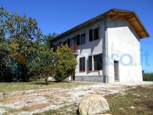 Rustico casale da ristrutturare in vendita a Cerrina Monferrato