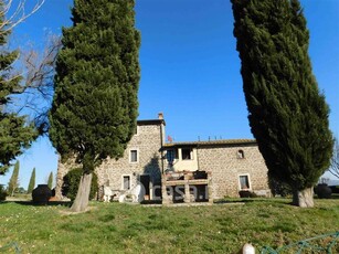 Rustico/Casale in Vendita in a Montecatini Val di Cecina