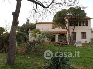 Rustico/Casale in Vendita in Via Vallitri a Crespina Lorenzana