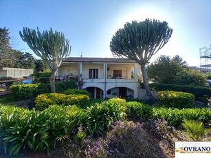 TOMMASO NATALE:SPLENDIDA VILLA CON AMPIO GIARDINO