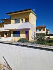 Villa a schiera 6 vani 156mq