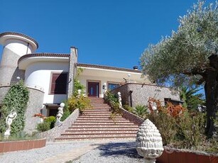 Villa bifamiliare