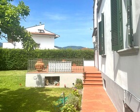 Villa con giardino, Pisa riglione oratoio