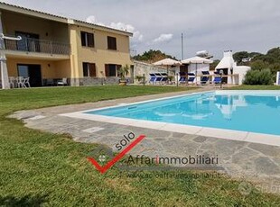 Villa con piscina a Telti