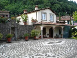 Villa di prestigio - ristrutturata a Nord, Lucca