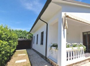 Villa in Affitto a Forte dei Marmi Centro